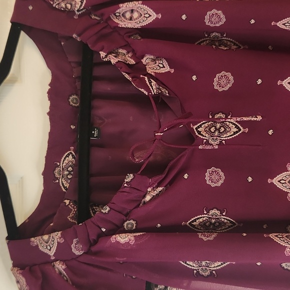 Apt.9 Women's Burgandy and Black Paisley Print Flutter Sleeve Top Size S - Picture 7 of 10